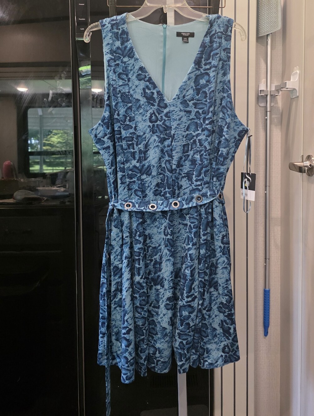 NWT Simply Vera Vera Wang Blue Leopard Print Sleeveless Dress with Grommet Belt